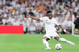 西甲第32轮开赛时间:巴萨vs塞尔塔22:15进行,皇马vs毕包3点.